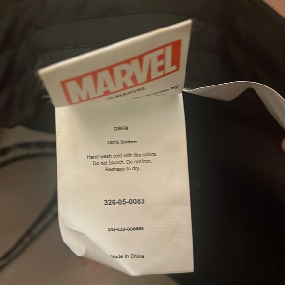 Marvel Spiderman long sleeve tee and hat set - Picture 8 of 10